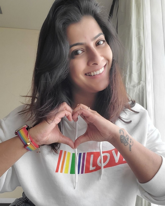 Actress Varalaxmi Sarathkumar New Instagram Pics